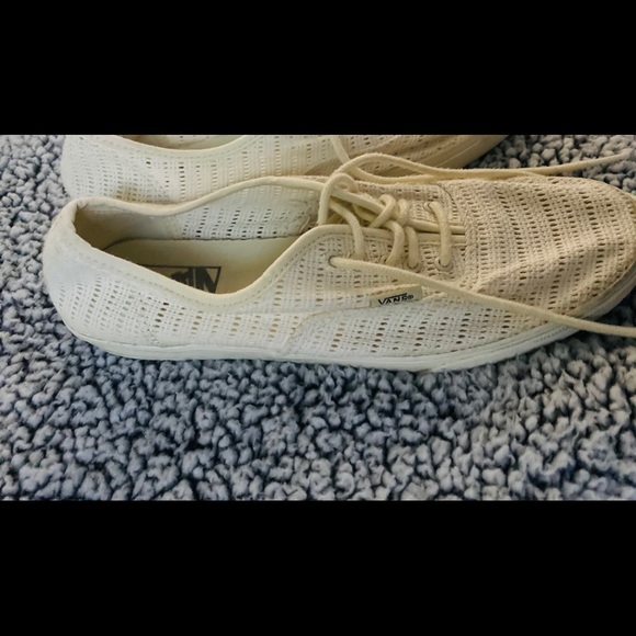 Vans - Picture 2 of 4